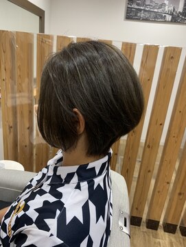 エイトクラージュ(eight courage) 前下がりショートボブ