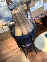 ヘアークリアー 獨協大学前店 バレイヤージュ×ミルクティーカラー