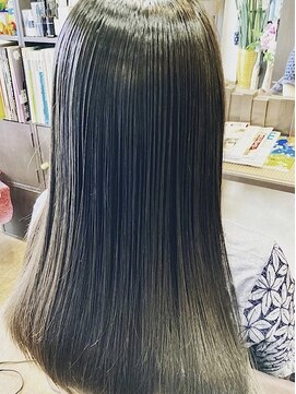 バニラファッジ(Vanilla fudge) 髪質改善でサラツヤのロングヘアに。