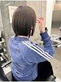 切りっぱなしボブ×透け感グレージュ