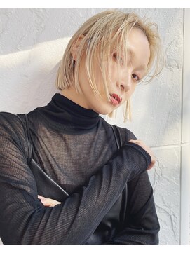 ホロ(hollo) ハイトーンボブブロンドベージュ