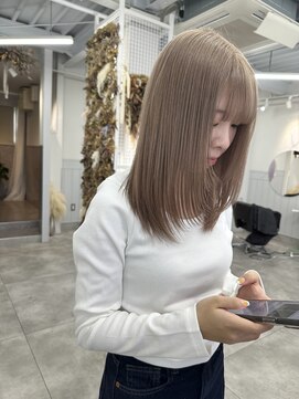 フイ(Hui) グレーベージュ