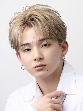 オーシャントーキョー 渋谷(OCEAN TOKYO) ブロンドカラーハイトーンフェザーショート