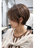 束感ツヤの丸みショートボブ
