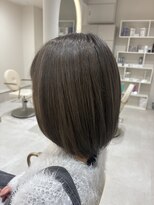 ルシエバイファブリック(Lucie by fabrique) 艶感グレージュブラウン×丸みショートボブ