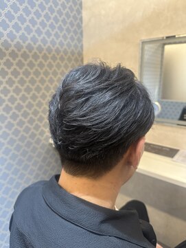 ルミエール(Lumiere) 刈り上げ×センターパート