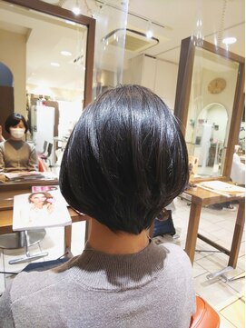 ネオリーブチノ 登戸店(Neolive cino) ショートボブ 大人ボブ お手入れ簡単 小顔 耳かけ 20代 30代登戸