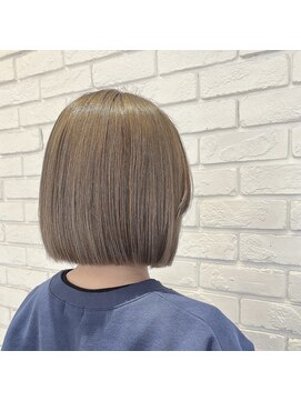 リリ(Riri) ミルクティーボブ