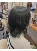 オリーブグレージュ