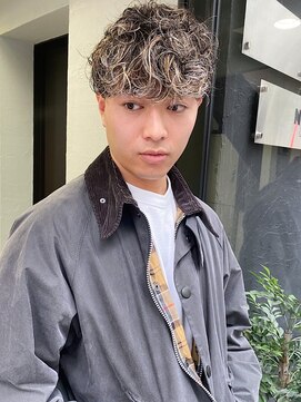 ノラ ウメダ(NORA UMEDA) 【NORA UMEDA 高木】外国人風パーマ　メンズハイライト