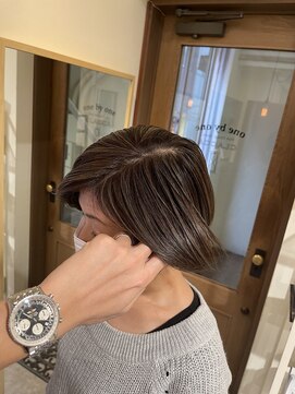 ワンバイワンクラッカ(one by one CLACCA) 白髪ぼかしハイライト×ショート