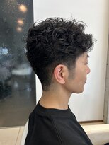 アチーブ ヘア デザイン(achieve hair design)&nbsp;スペインカールパーマショートハーパーフェードメンズカット