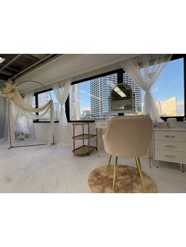 【馬車道駅徒歩1分】ヘアセット、メイク、和装着付け専門店◇ウェディング衣装のレンタルも可能！