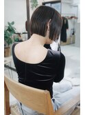 首がキレイに見える襟足ギリギリのミニボブ