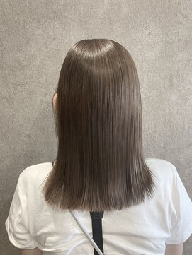 イル(il) パツっとストレート