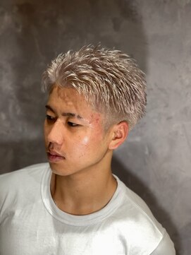 メグロバーバーショップロッポンギ 目黒六(MEGURO BARBER SHOP 6PPONGI) ホワイトブロンドカラー/ ジェントルショート