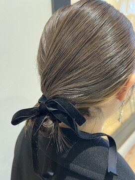 アチェロ(acero) タイトシニヨン