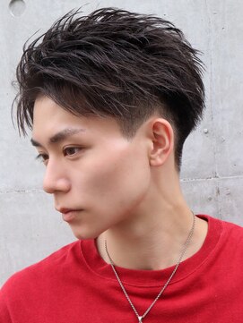 刈り上げツーブロックメンズ束感ショートアップバング