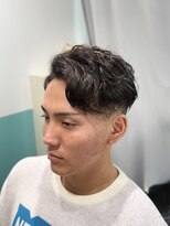 リバティシェアバーバー 銀座(LIBERTY SHARE BARBER) シャドウフェザーパーマ