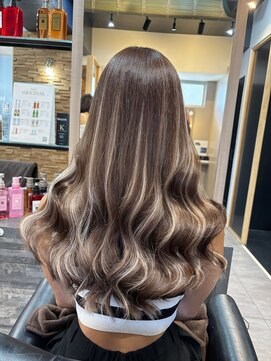 ラピス 横浜(Lapis) Hブラウンベージュシールエクステハイライトブリーチなしカラー