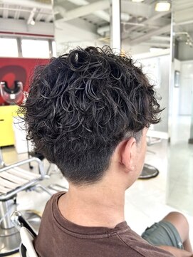 ラ ルーナ アレックス 神戸北町店(la luna alex) メンズセンターパート×スパイラルパーマ