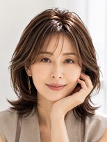 サーカス バイ ビュートリアム 青山(CIRCUS by BEAUTRIUM)&nbsp;40代50代 白髪ぼかしハイライト ふんわりレイヤーミディアム