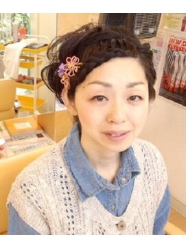 ルーモエスト(Lumo-Est.) 編み込み入りアップスタイル