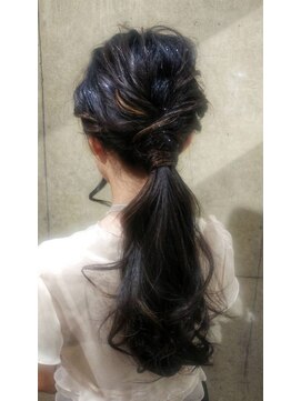 トト(toto) ローポニーヘアセット