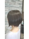 ショート前下がりボブ