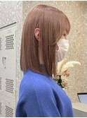 ピンクベージュ切りっぱなしボブ前髪ありケアブリーチ調布