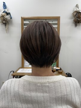 ルチナ 秦野(Lucina) 大人ショート/丸みショート/くびれショート/前下がりショート