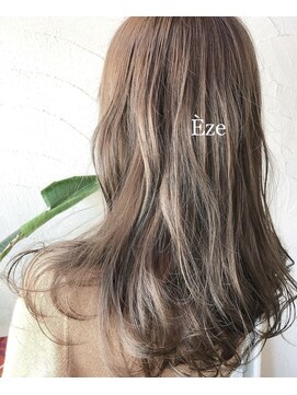 エズ(Eze) シルバーブラウン