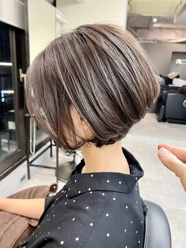 バッカ 横浜桜木町店(BACCA) ショートボブ　ミニボブ　白髪ぼかし　前髪なし