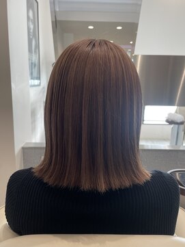 ウシワカマル ミライ(USHIWAKAMARU MIRAI) ほんのりピンクベージュ/ツヤサラ外ハネボブ