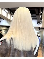 ダブ ギンザ(DaB ginza)&nbsp;ホワイトブロンド/抜きっぱなしブリーチ/金髪ロング/銀座
