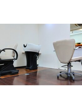 【美容室が苦手な方も】少人数だからできるプライベートな空間づくり。プライベート空間でリラックス☆