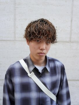 メンズグルーミングナンバーナイン(MEN'S GROOMING NUMBER NINE) ブリーチパーマ/シアーベージュ/コテ巻き風パーマ