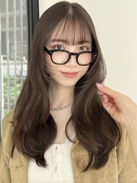 ローネス(LONESS) 透明感のあるくすみベージュとふわっと動くレイヤーカット