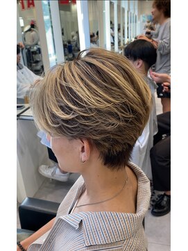 オーシャントーキョーセンダイ(OCEAN TOKYO SENDAI) フェザーショートニュアンスパーマセンターパートツーブロック