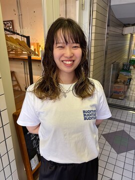 ベター(better) ハイライトが涼しいヘアに大きめゆるふわウェーブパーマ