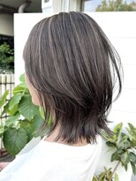 ユキ 八事(yukii) 白髪ぼかしハイライトカラー 脱白髪染め 小顔レイヤーミディアム