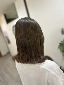 オリーブブラウン