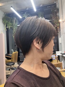 レイヤーショートくびれヘア20代30代