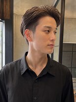 ローム(Rome)&nbsp;アップバングショート毛流れショート束感メンズパーマ