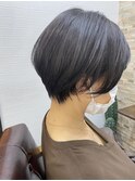 ショートボブ/ニュアンスカラー/センターパート/ブルージュ