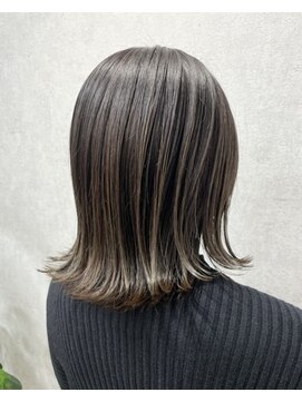 シアン(CYAN) オリーブグレージュ×バレイヤージュ