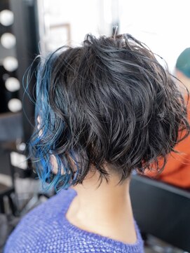 シャロン(SHARON) 【SHARON原宿】前下がりウェーブパーマ/インナーカラー青