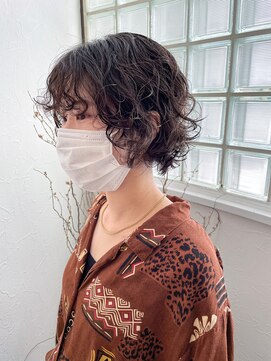 ロマーリ(LOMARLIE) ショートウェットパーマ_に合わせスタイル