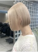 グレージュミルクティーベージュカラー切りっぱなしボブブリーチ