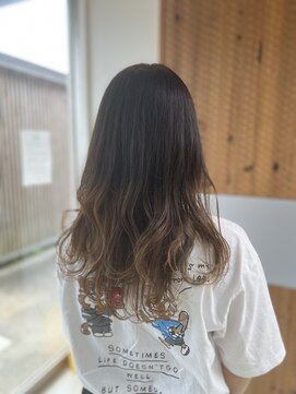 クロエ バイ ラヴィズム 小針店(CLOE by LUVISM) ベージュのグラデーション